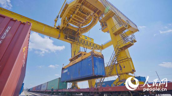 霍爾果斯鐵路口岸。人民網(wǎng) 李欣洋攝